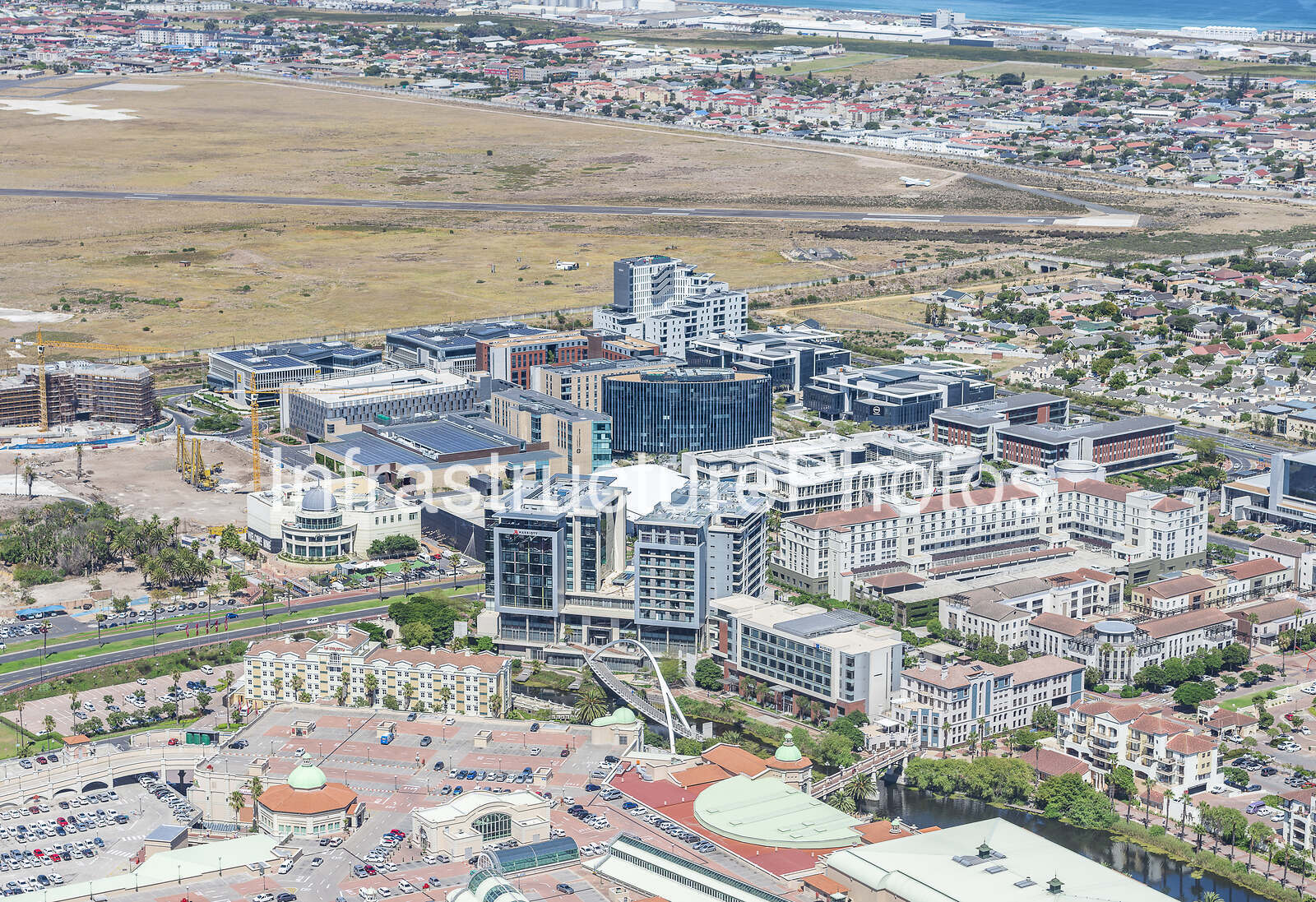 Cape-Town-Marriott-Hotel-Crystal-Towers_200104_1035-preview-1 Infrastructure photo preview - watermarked