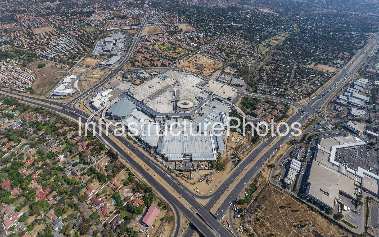 Fourways-Mall_190920_0944-2-preview-1 Infrastructure photo preview - watermarked