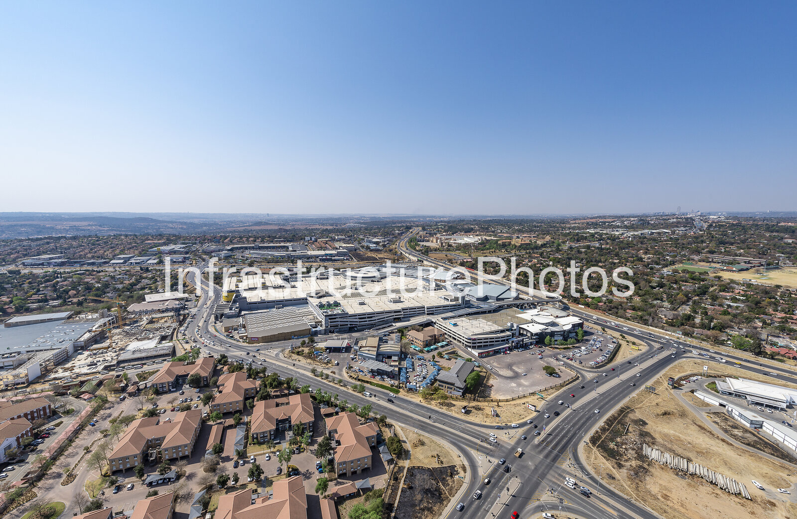 Fourways-Mall_200826_1050-preview-1 Infrastructure photo preview - watermarked