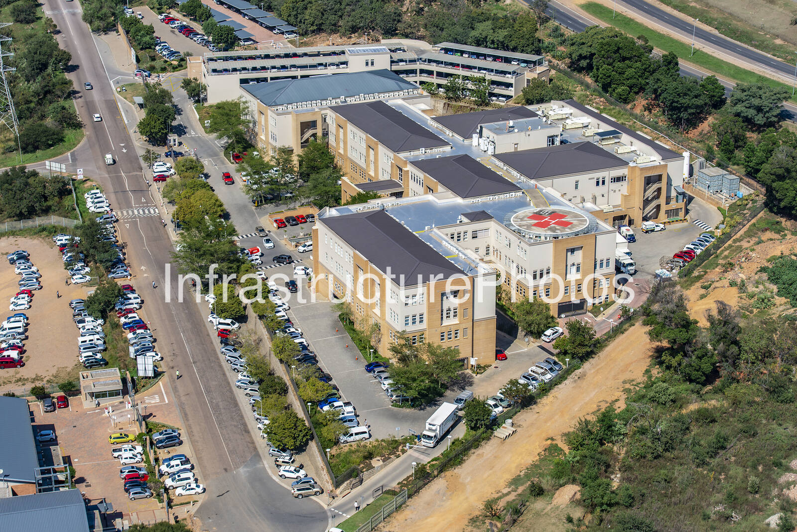 Kloof-Medi-Clinic-Hospital_20180426_1103_23-preview-1 Infrastructure photo preview - watermarked