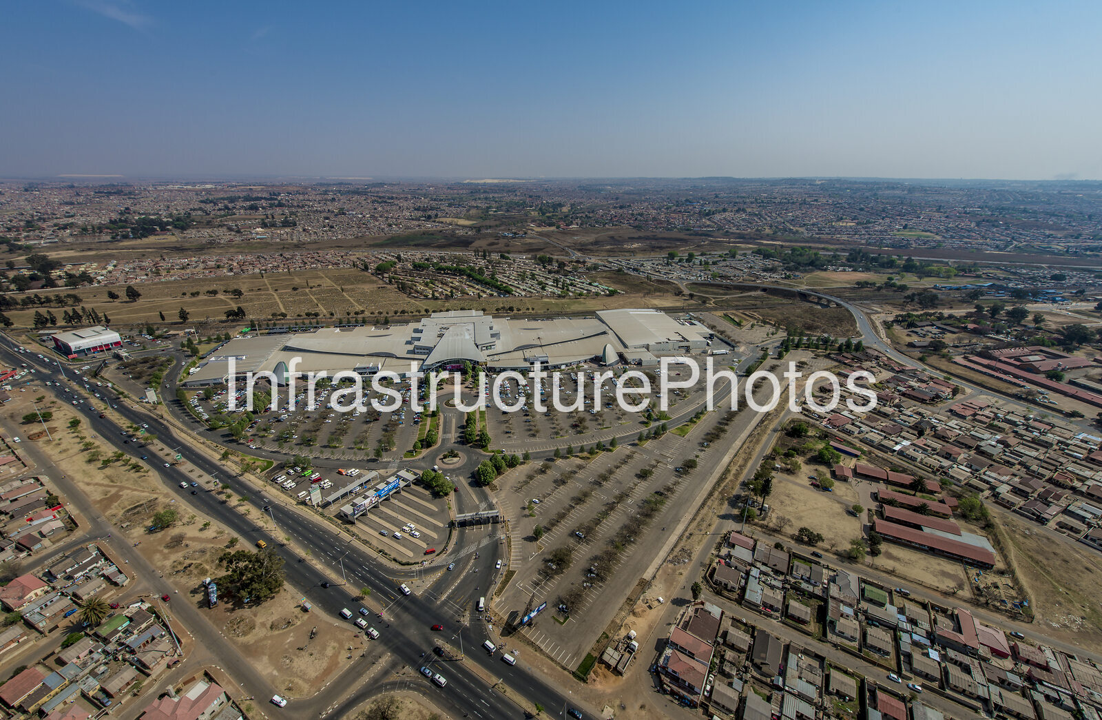 Maponya-Mall_170917_11_00_54-preview-1 Infrastructure photo preview - watermarked