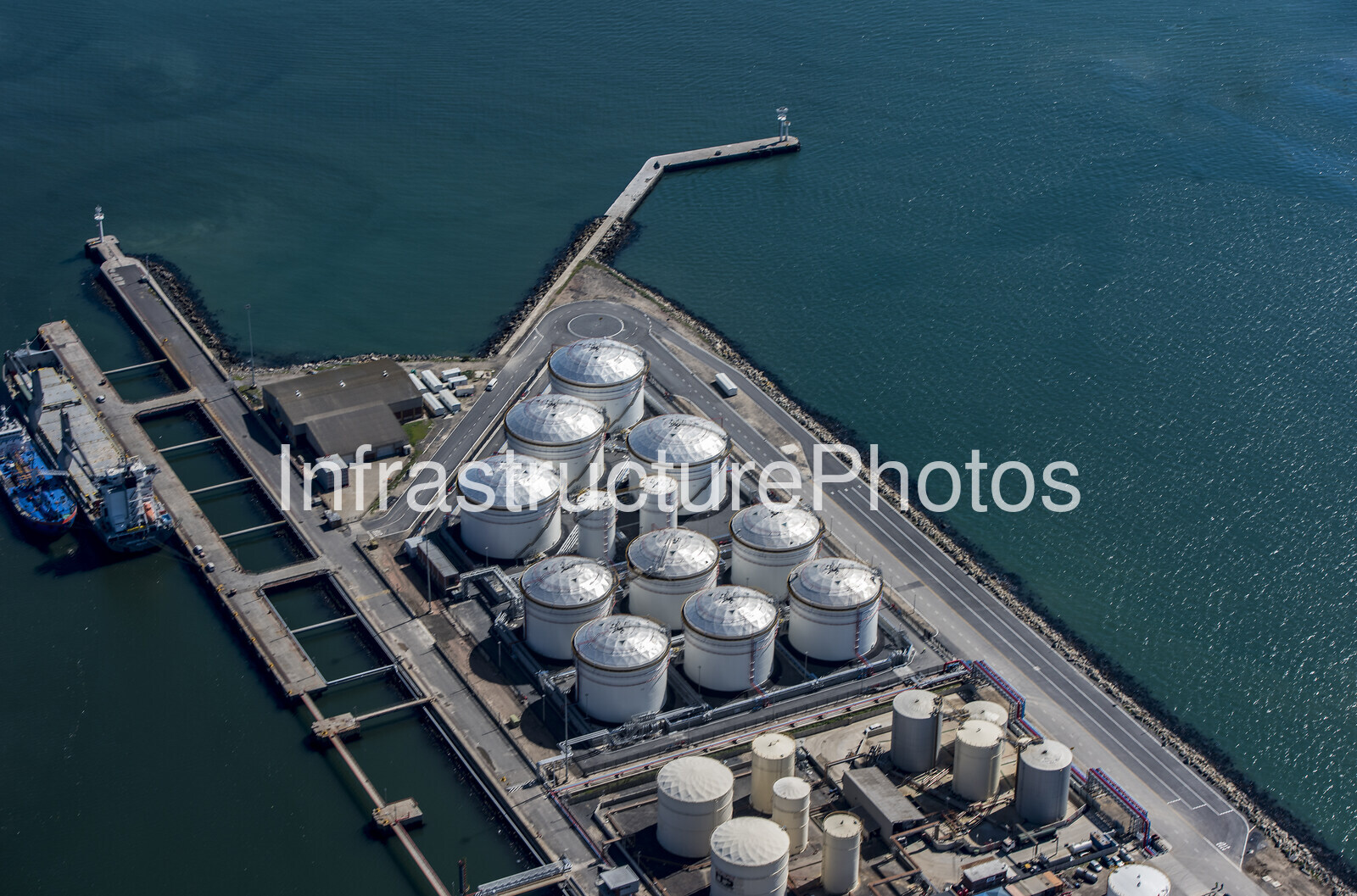 Storage-Tanks_170909_11_24_17-preview-1 Infrastructure photo preview - watermarked