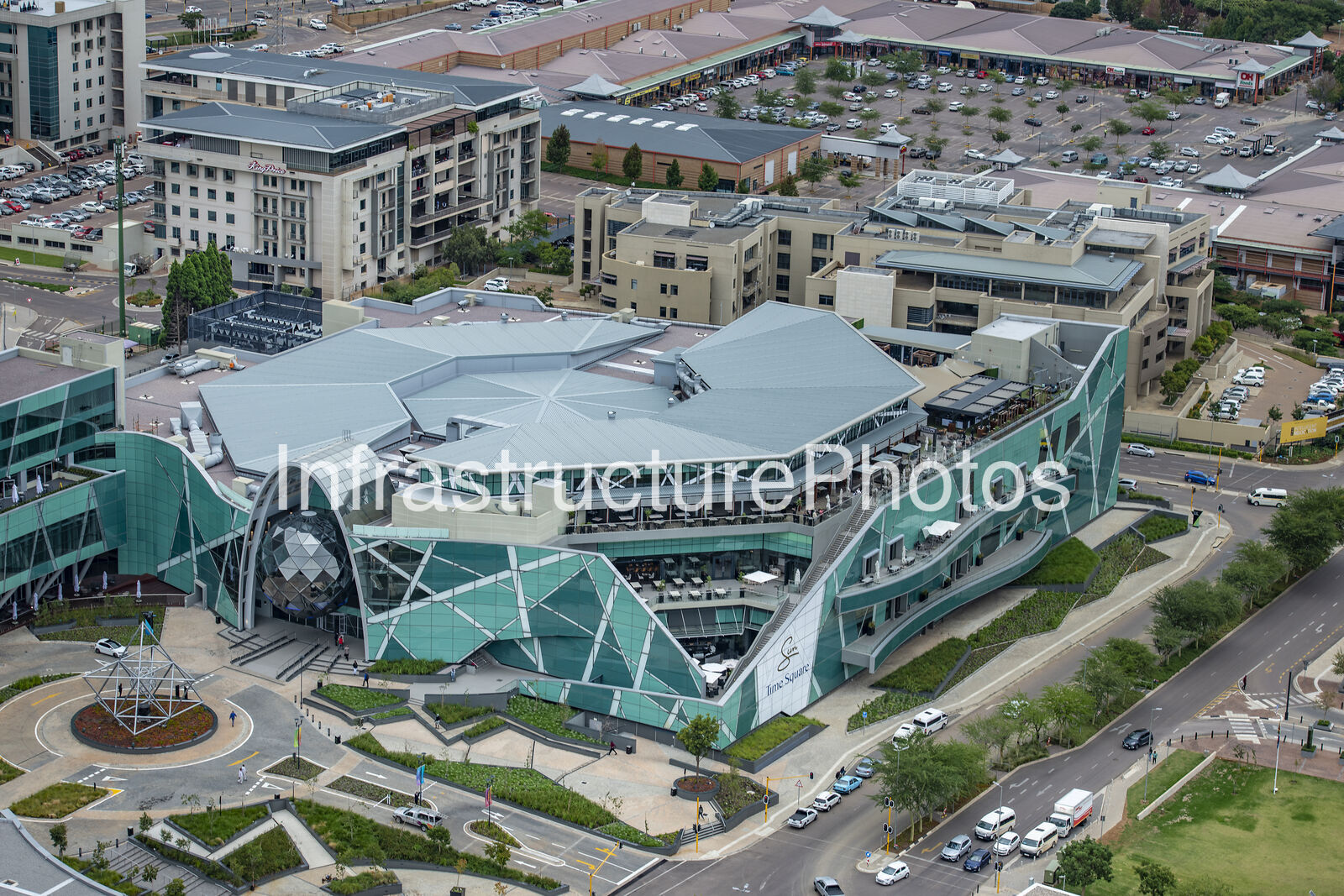 Time-Square-Menlyn_20180413_1136_06-preview-1 Infrastructure photo preview - watermarked